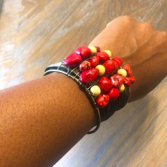 Francesca's Collections Gold Brass Wire Cuff with Red & White Stone - Picture 4 of 8